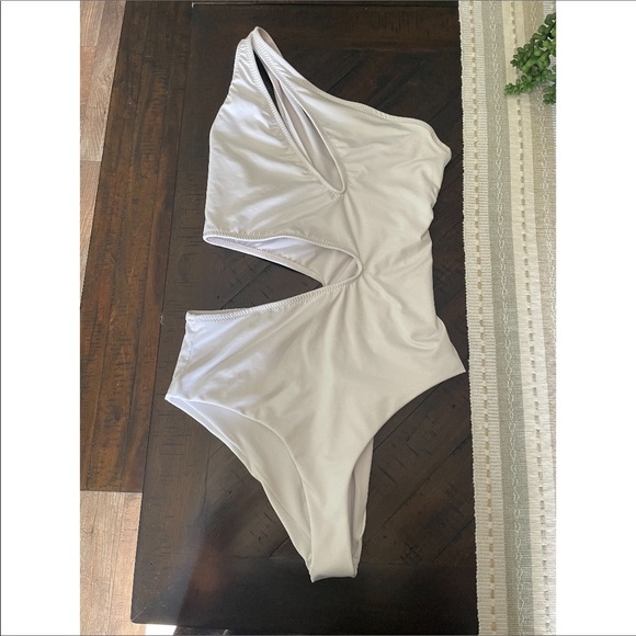 Boamar Etro One Piece Bikini - Picture 4 of 10